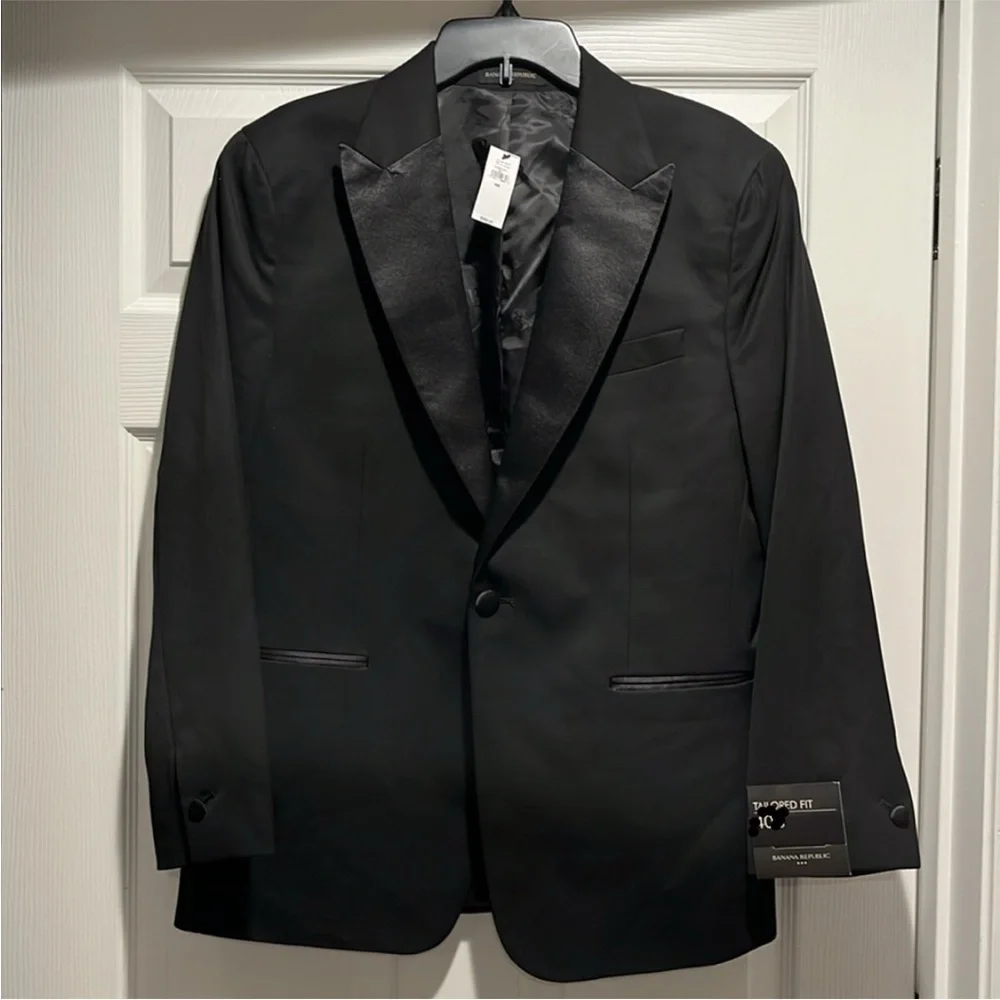 NWT! Banana Republic Men’s Tailored-Fit Tuxedo Suit Jacket - Size 42 SHORT 🎸